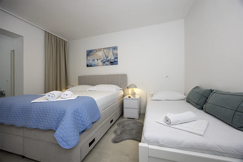 bedroom - apartments Mravičić, Tučepi