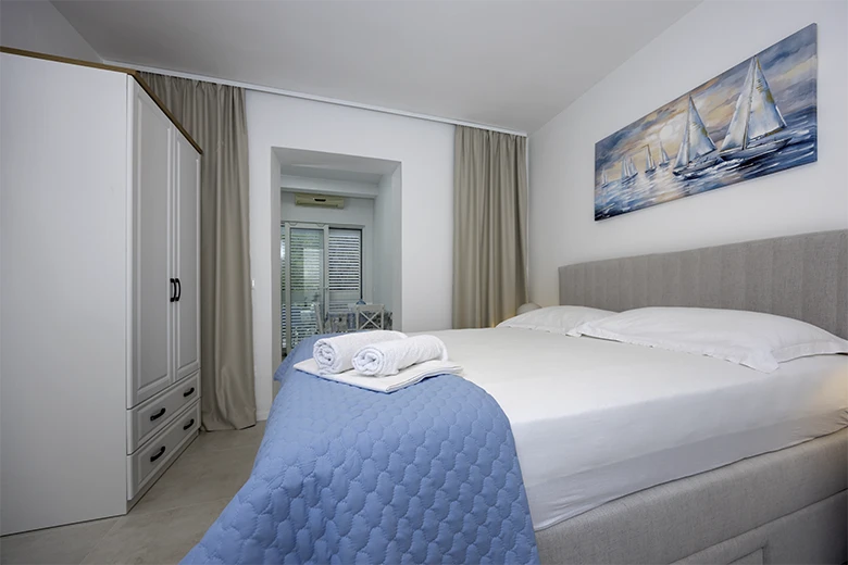 bedroom - apartments Mravičić, Tučepi