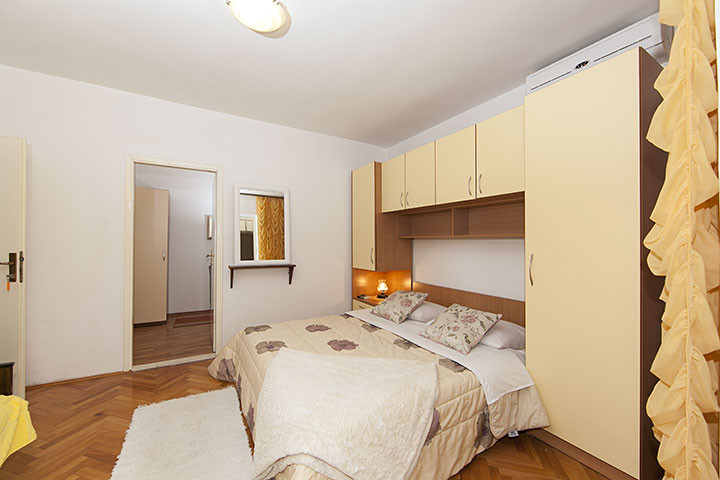 bedroom - apartments Mravičić, Tučepi