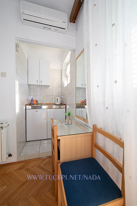 Apartments Nada, Tučepi - dining table
