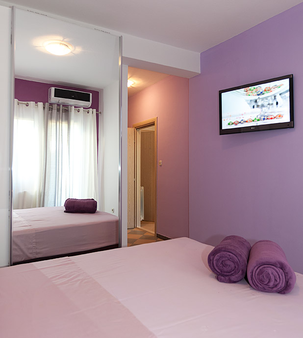 Apartments Čobrnić, Tučepi - bedroom