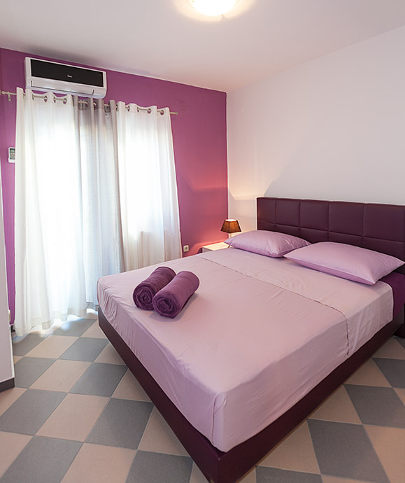 Apartments Čobrnić, Tučepi - bedroom