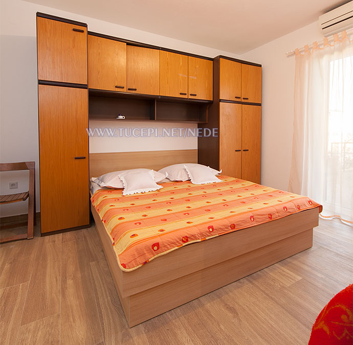 Apartments Nede, Ante Grubišić, Tučepi - bedroom