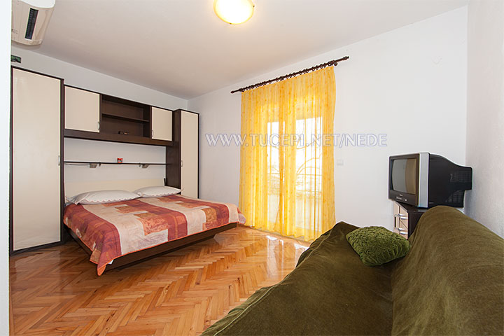 Apartments Nede, Ante Grubišić, Tučepi - bedroom