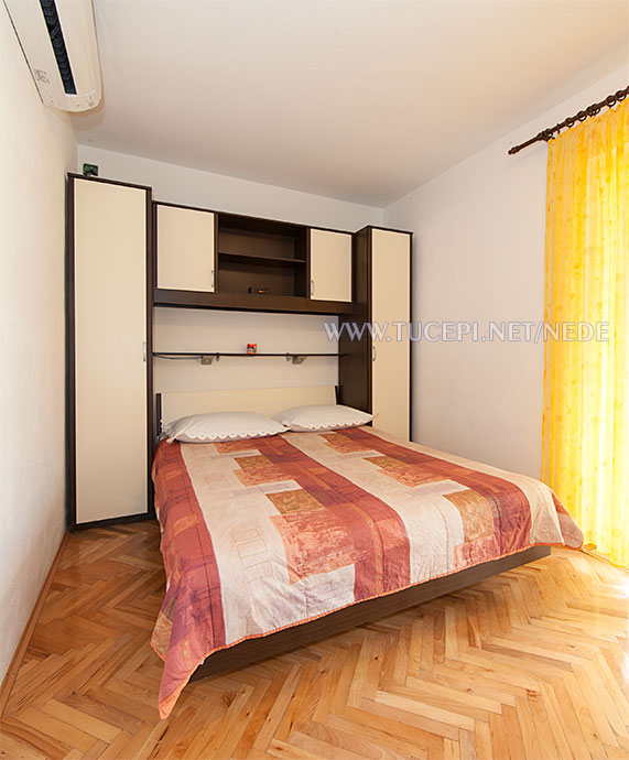 Apartments Nede, Ante Grubišić, Tučepi - bedroom