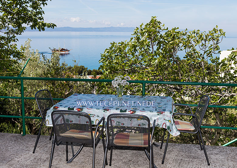 Apartments Nede, Ante Grubišić, Tučepi - large terrace with sea view