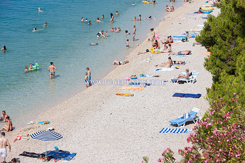 apartments Ante Grubišić, Tučepi - beach at summer time