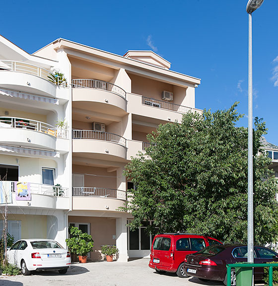 Tučepi, apartments Nevenka, house