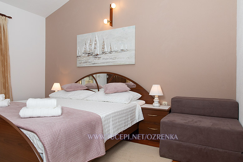 Apartments Ozrenka, Tučepi - bedroom