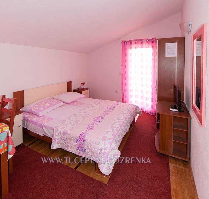 Apartments Ozrenka, Tučepi - bedroom