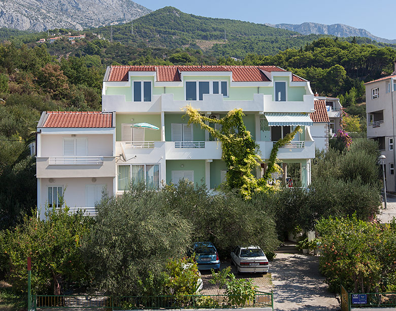 apartments Ozrenka, Tučepi - house