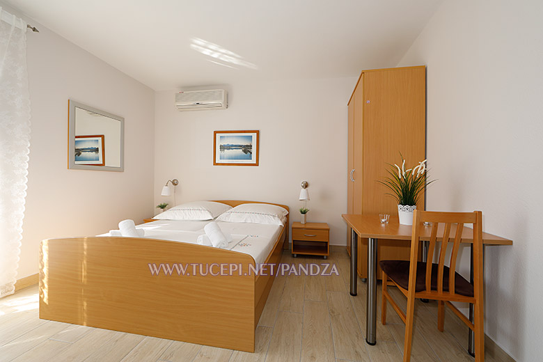 Apartments Pandža, Tučepi - bedroom