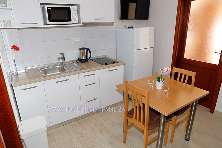 Apartments Pandža, Tučepi - kitchen