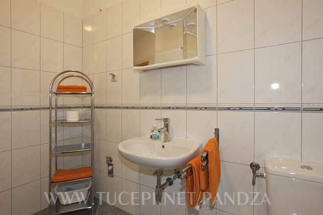 Apartments Pandža, Tučepi - bathroom