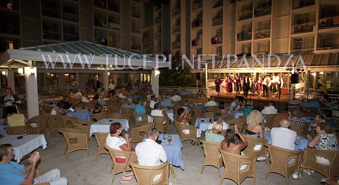 night show at hotel Alga