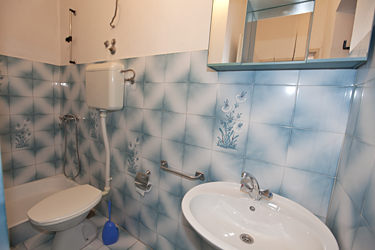 Apartments Pašalić, Tučepi - bathroom