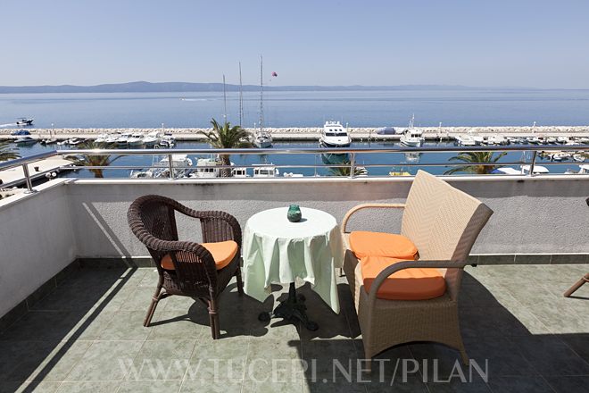 large terrace, amazing panorama of Tuepi and islands Bra and Hvar