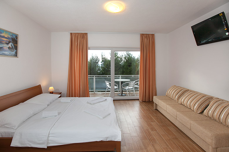 Apartments Plaža, Tučepi - bedroom