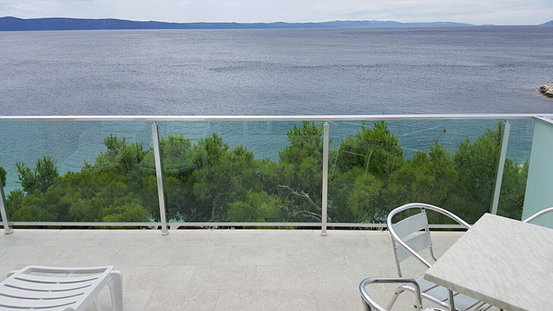 Apartments Plaža, Tučepi - balcony with sea view