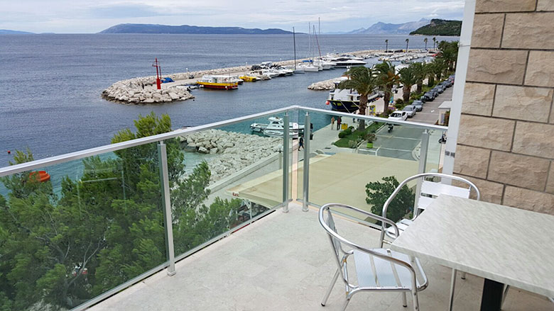 Apartments Plaža, Tučepi - balcony with sea view