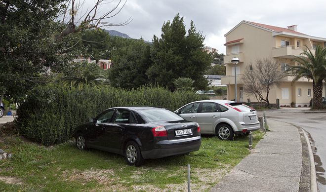 apartments Plaža, Tučepi - parking