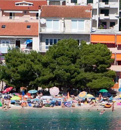 apartments Plaža, Tučepi - house, aerial view