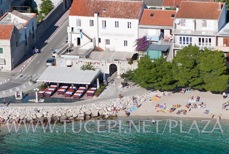 apartments Plaža, Tučepi - house, aerial view