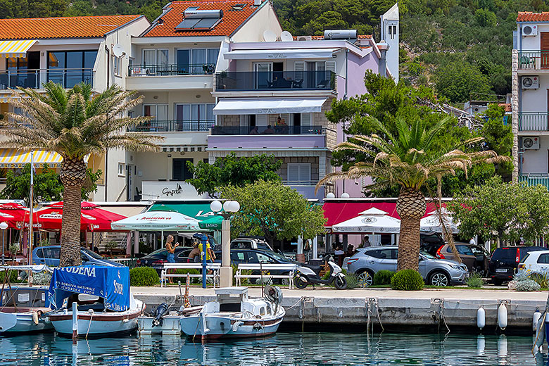 apartments Riva, Tučepi - house