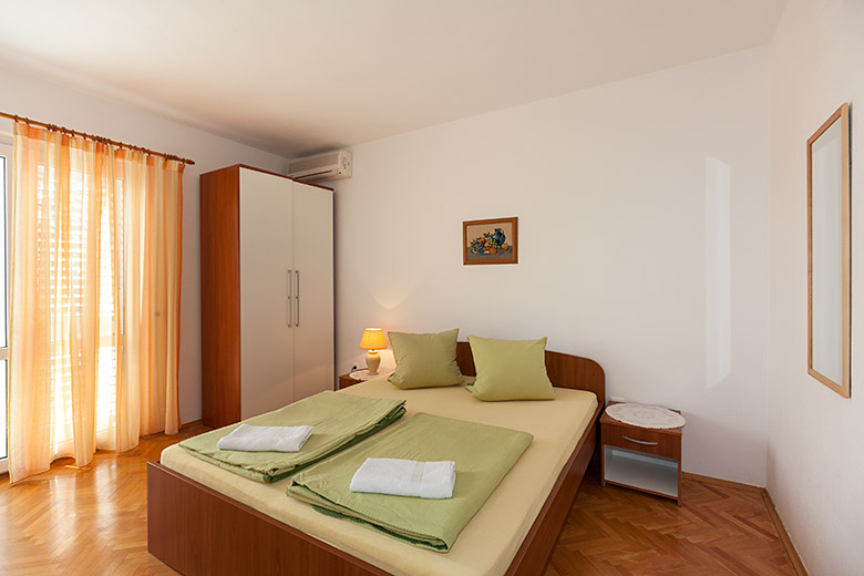 Apartments Rosemarie, Tučepi - bedroom