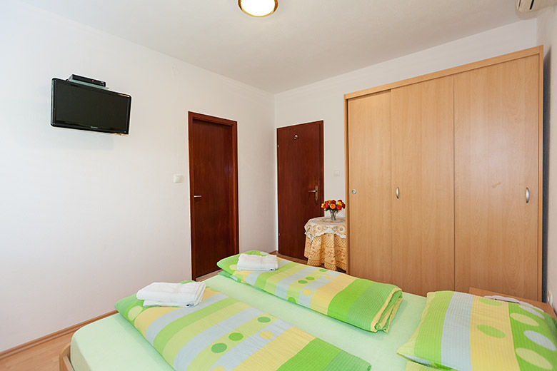 Apartments Rosemarie, Tučepi - bedroom