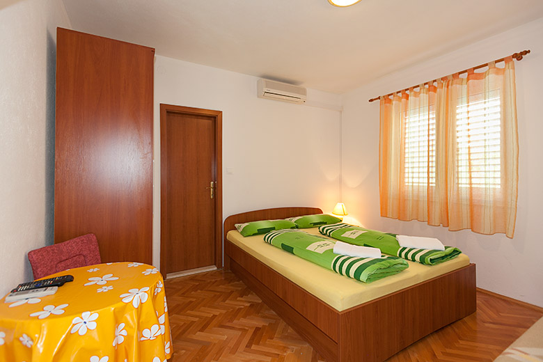 Apartments Rosemarie, Tučepi - Schlaffzimmer