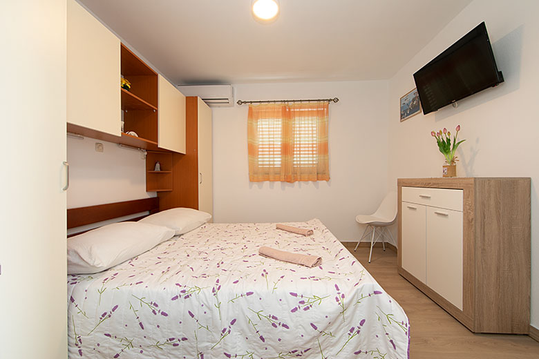 Apartments Ružica, Tučepi - bedroom