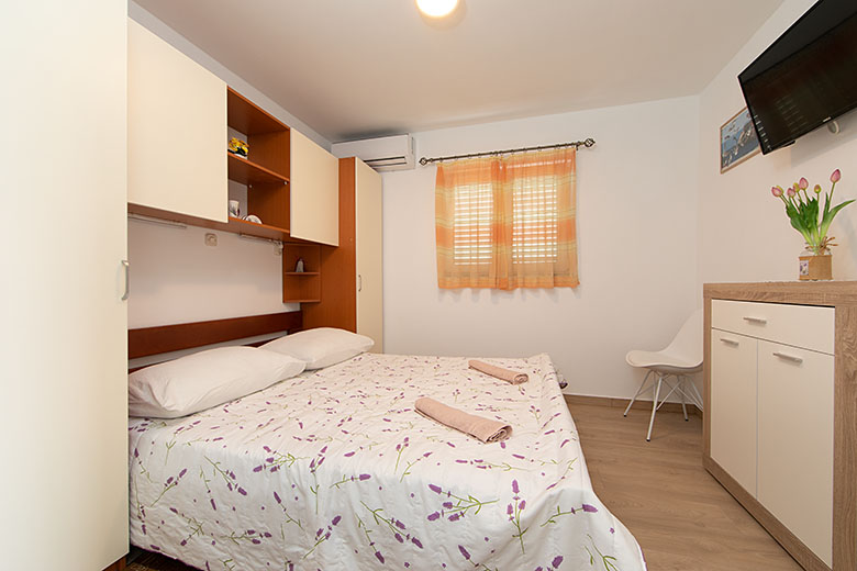 Apartments Ružica, Tučepi - bedroom