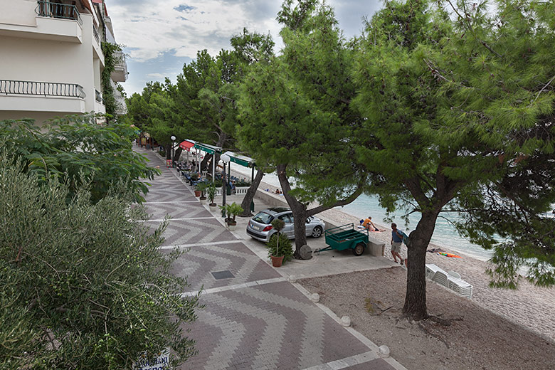 Apartments Sandra, Tučepi - promenade