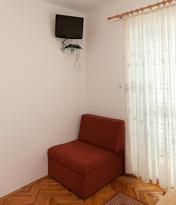 Apartments Sandra, Tučepi - bedroom