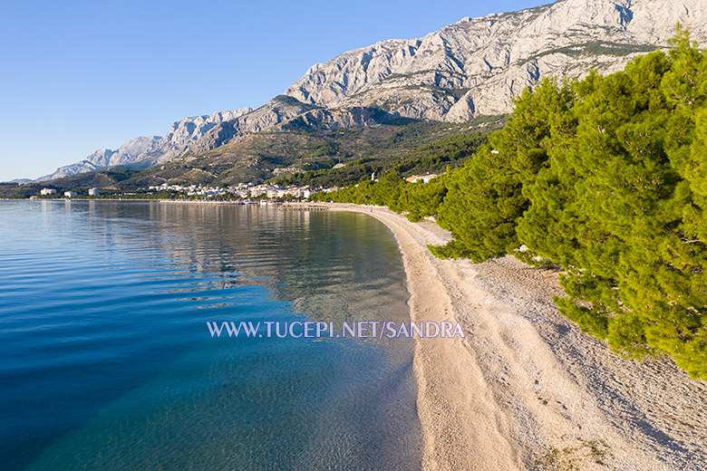 Beach Kamena in Tučepi, semi-aeral view