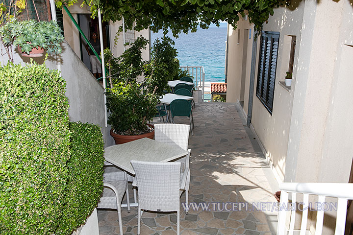 veranda with sea view - Apartments Marija Šarić, Tučepi