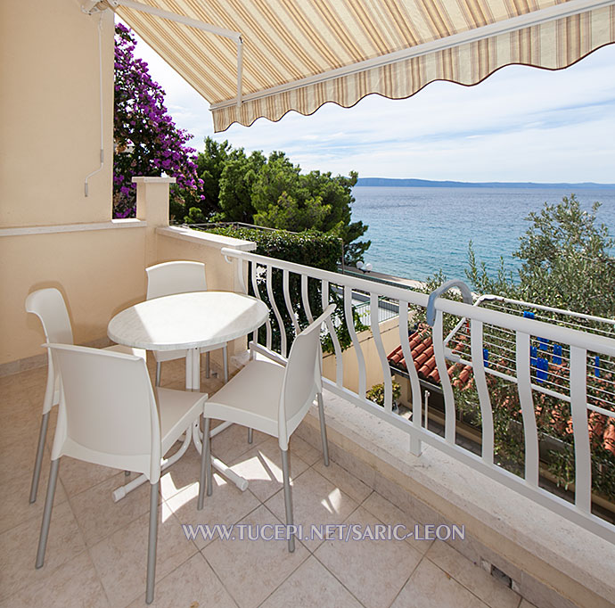 balcony with sea view - Apartments Marija Šarić, Tučepi