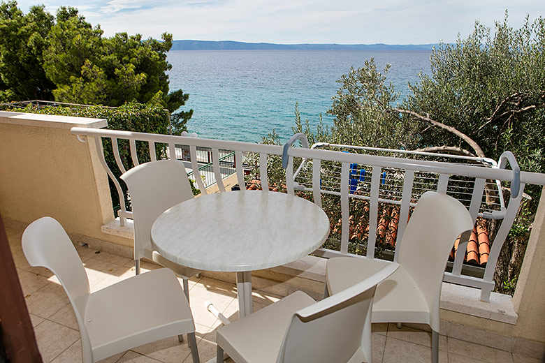 balcony with sea view - Apartments Marija Šarić, Tučepi