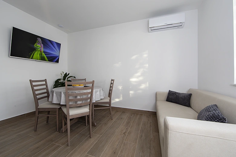 dining room - Apartments Marija Šarić, Tučepi