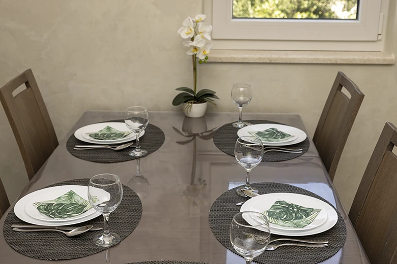 dining room - Apartments Leon Šarić, Tučepi