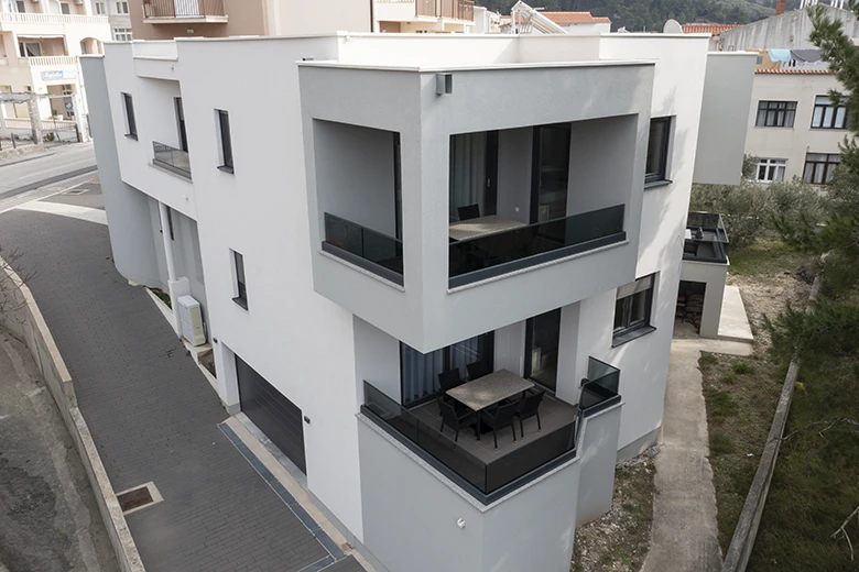 house 2 - apartments Leon, Tučepi