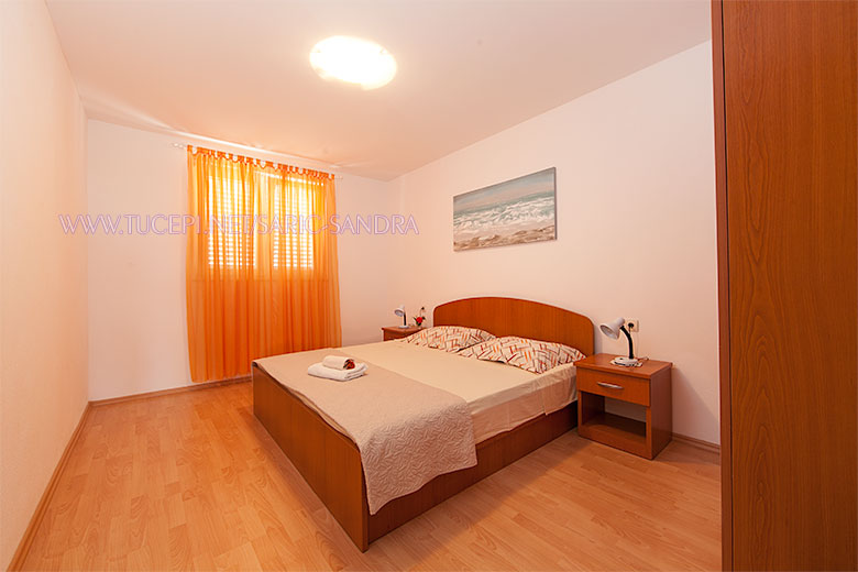 Apartments Sandra Šarić, Tučepi - bedroom