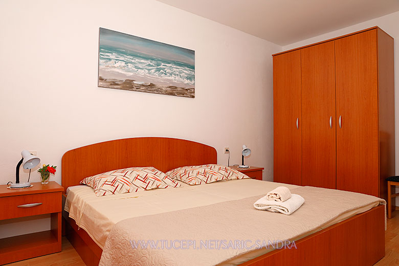 Apartments Sandra Šarić, Tučepi - bedroom