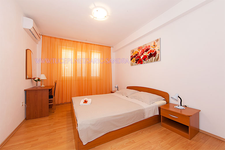 Apartments Sandra Šarić, Tučepi - bedroom