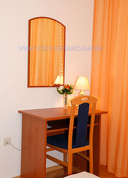 Apartments Sandra Šarić, Tučepi - bedroom