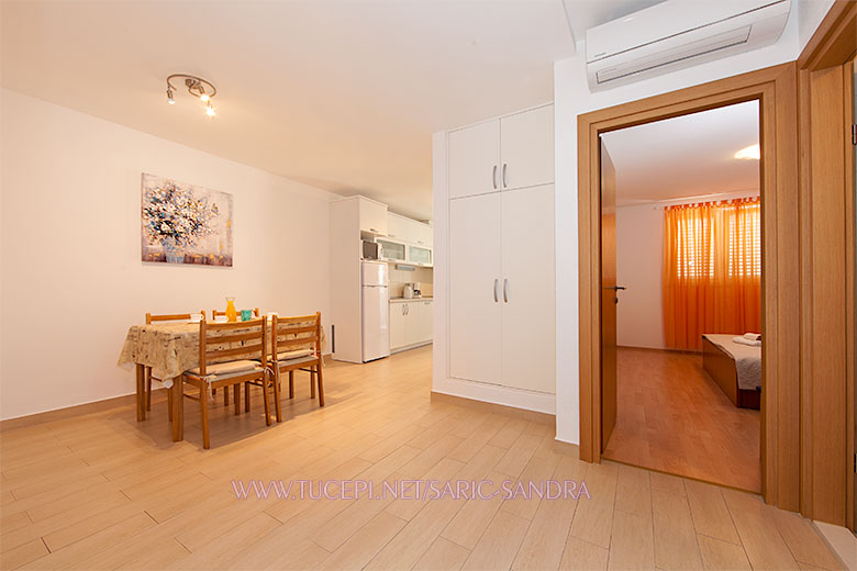 Apartments Sandra Šarić, Tučepi - dining room