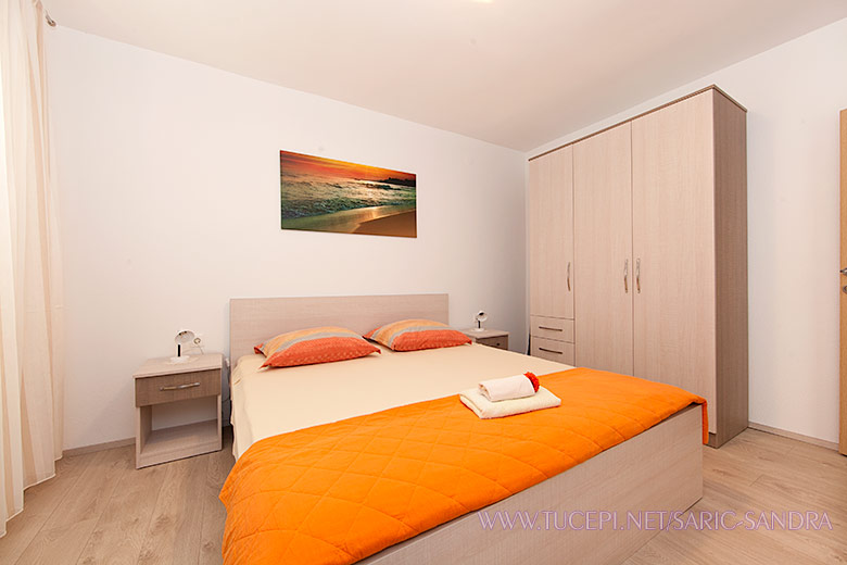 Apartments Sandra Šarić, Tučepi - bedroom