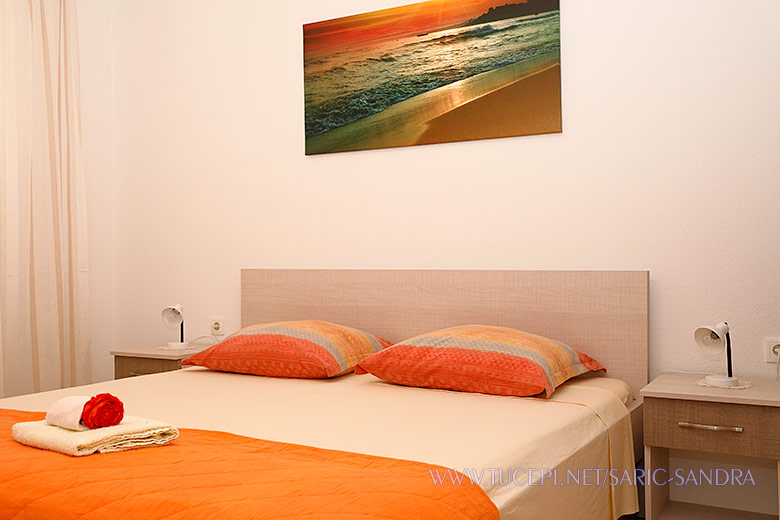 Apartments Sandra Šarić, Tučepi - bedroom