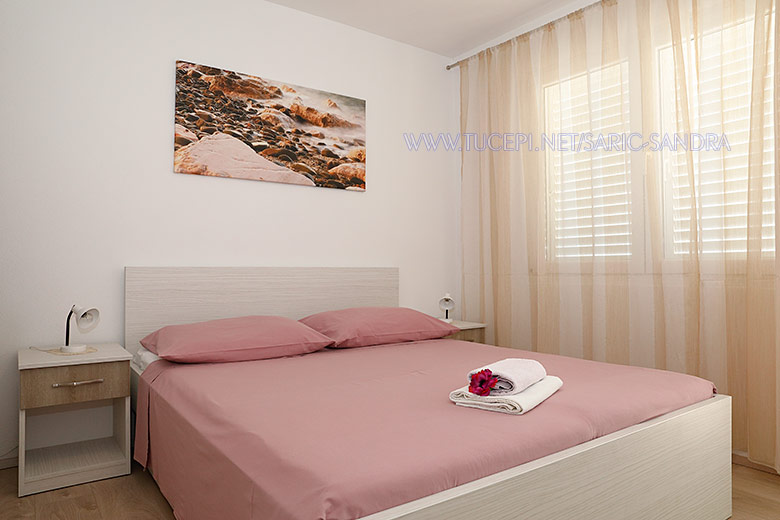 Apartments Sandra Šarić, Tučepi - bedroom